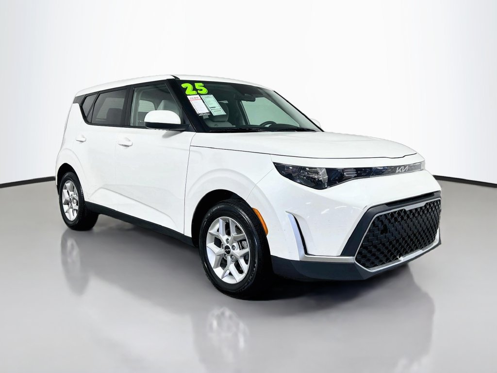 Used 2025 Kia Soul LX w/ LX Technology Package