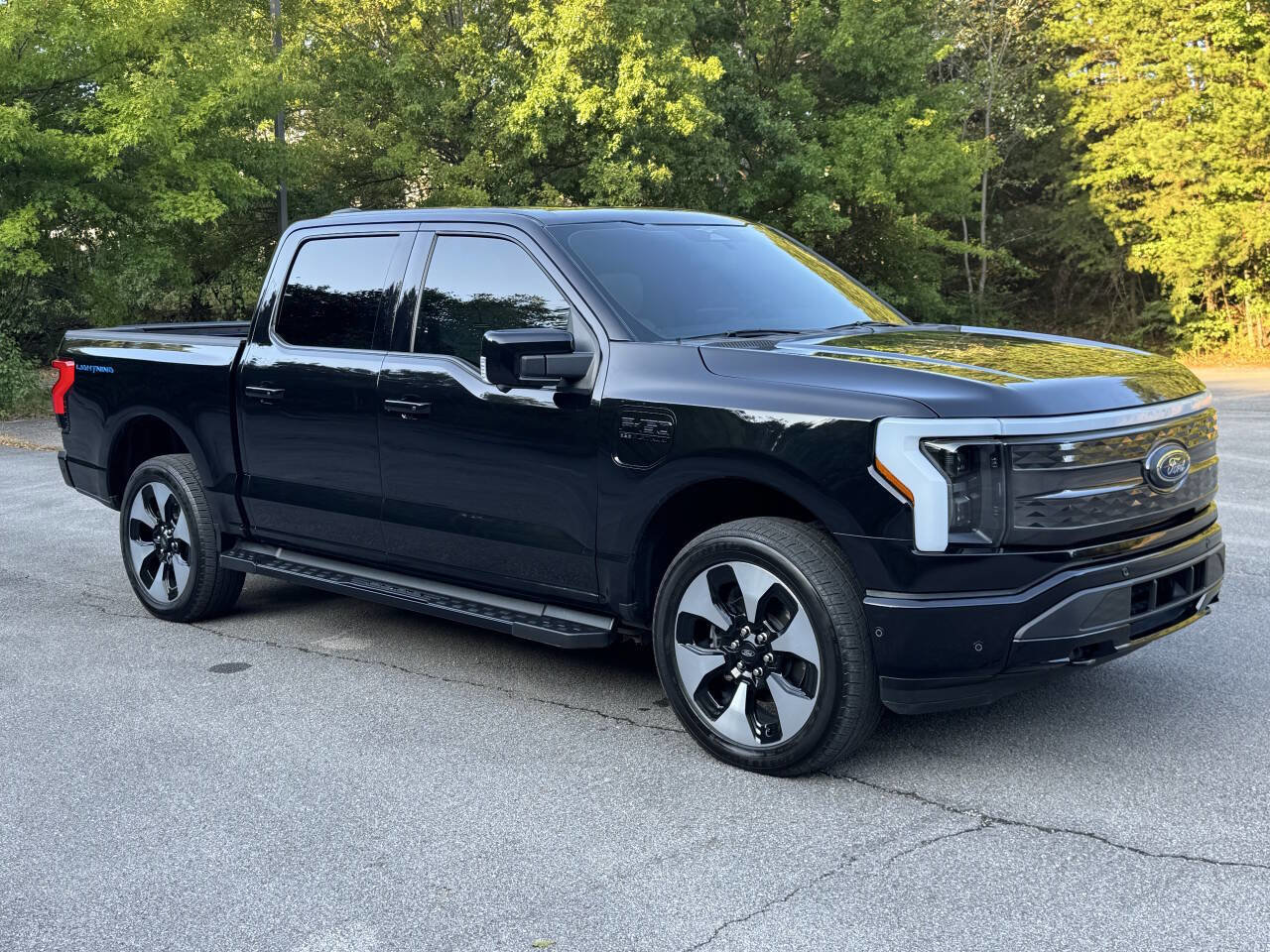 Used 2023 Ford F150 Lightning Platinum image 4