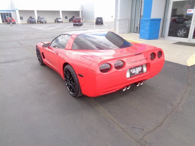 Used 2001 Chevrolet Corvette Coupe w/ Preferred Equipment Group2 RWD image 3
