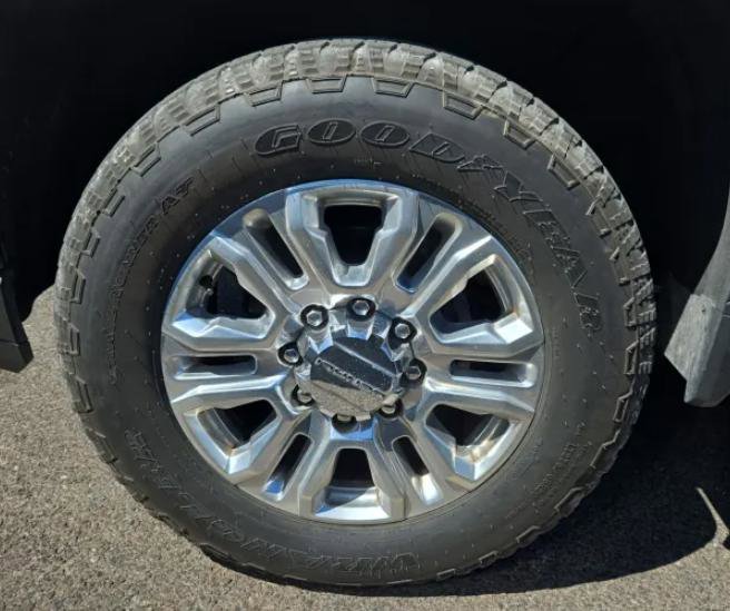 Used 2022 GMC Sierra 2500 Denali w/ Denali Ultimate Package AWD/4WD image 2