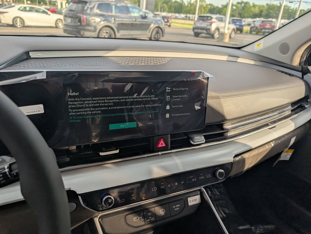New 2026 Kia Carnival LX FWD image 18