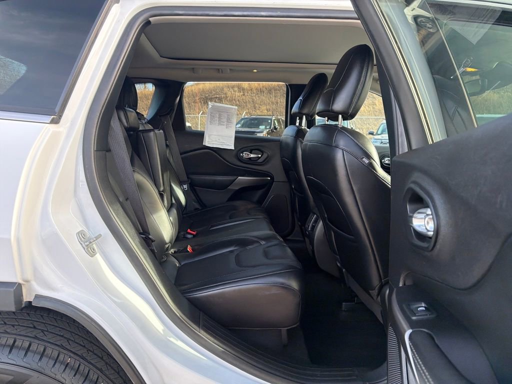 Used 2021 Jeep Cherokee Limited image 25