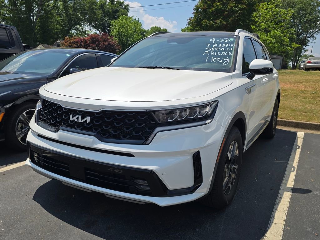 Used 2022 Kia Sorento EX w/ Panoramic Sunroof Package FWD image 3