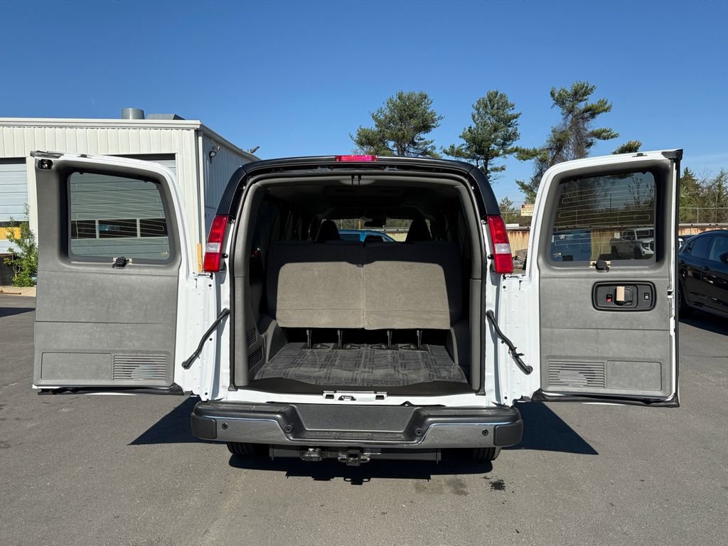 New 2026 Chevrolet Express 3500 LT w/ LT Preferred Equipment Group RWD image 23