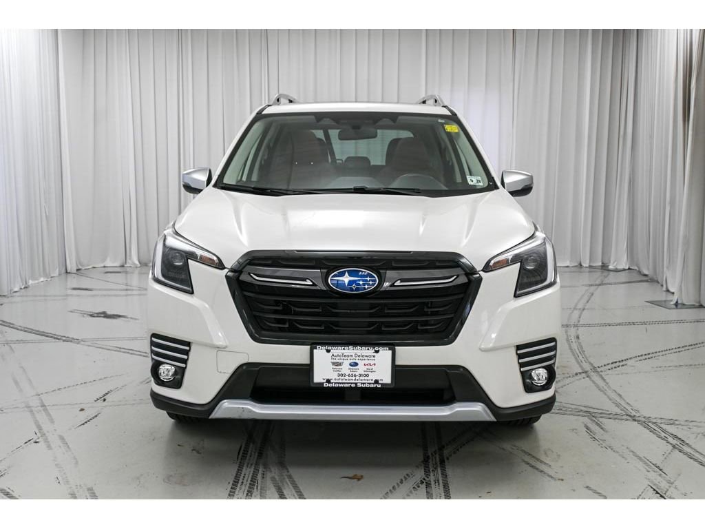 Used 2023 Subaru Forester Touring image 3