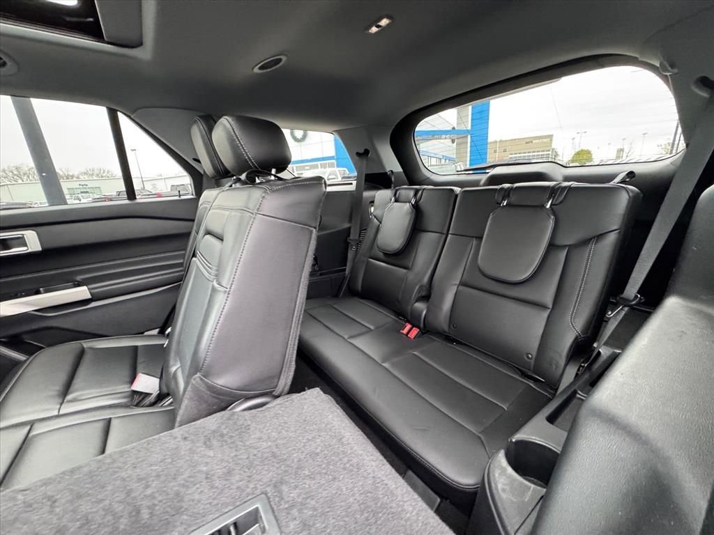 Used 2022 Ford Explorer XLT w/ Equipment Group 202A image 13