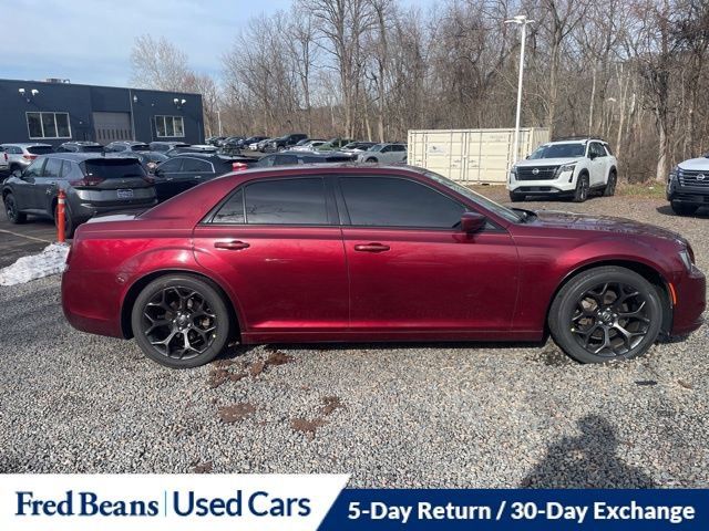 Used 2019 Chrysler 300 S image 9
