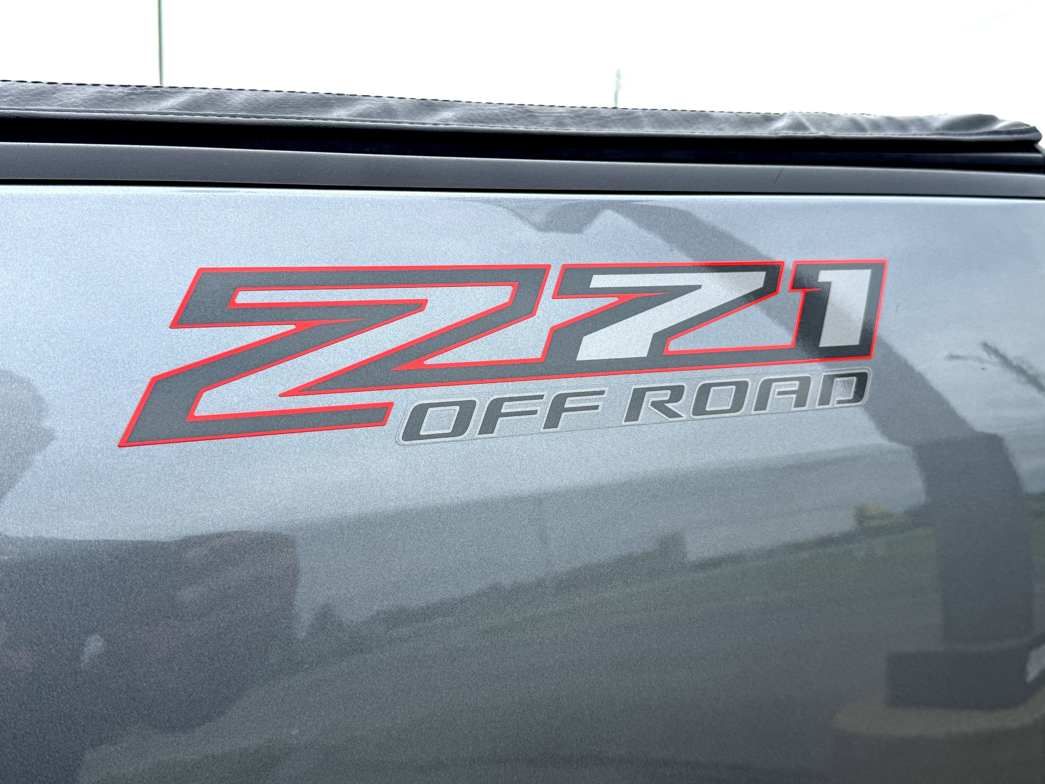 Used 2022 Chevrolet Colorado Z71 w/ LPO, Tonneau and Step Package image 10