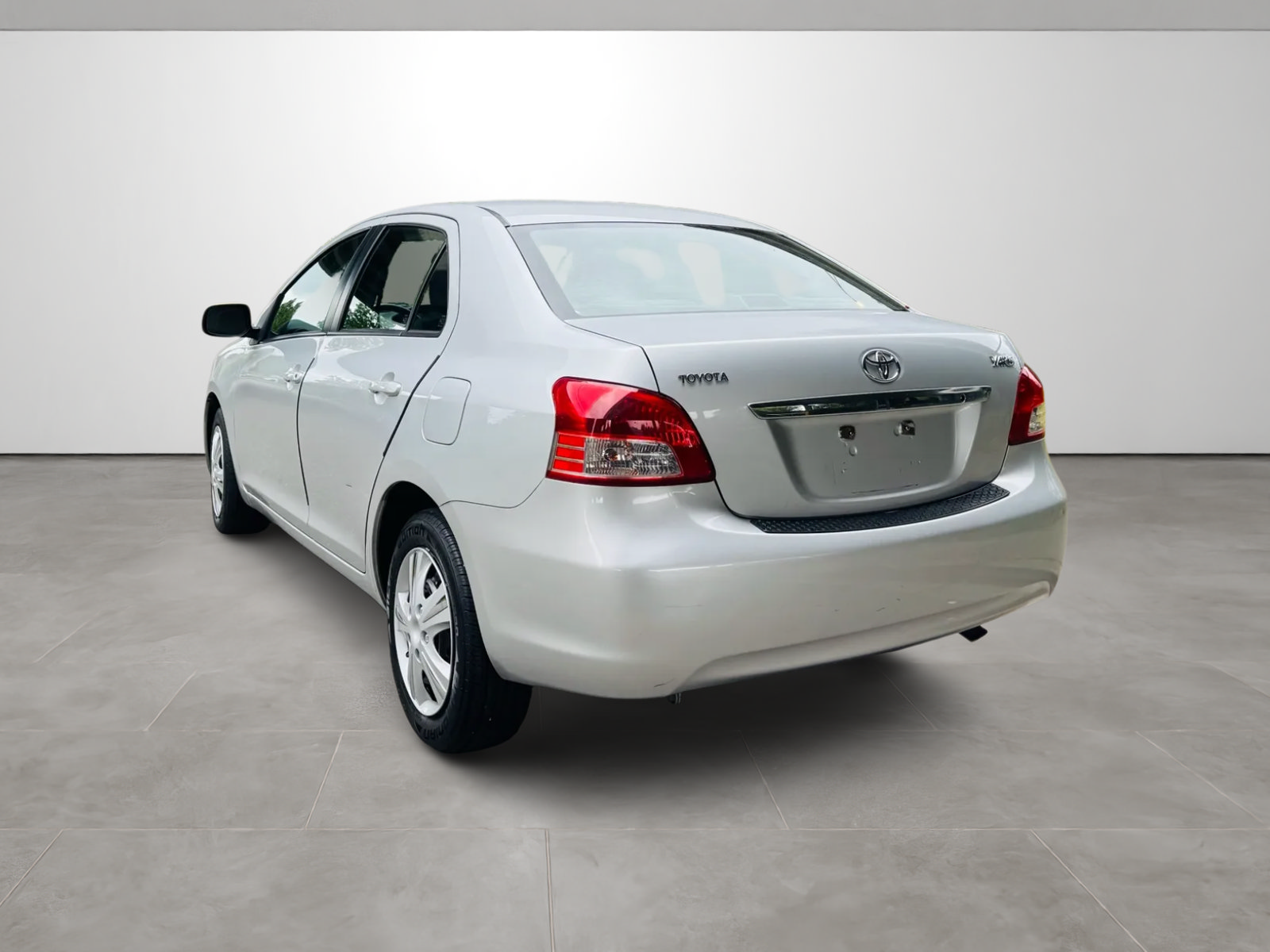 Used 2008 Toyota Yaris Sedan FWD image 2