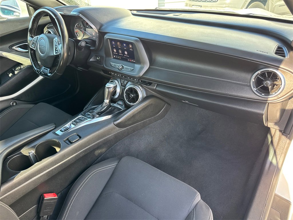 Used 2020 Chevrolet Camaro LT image 15