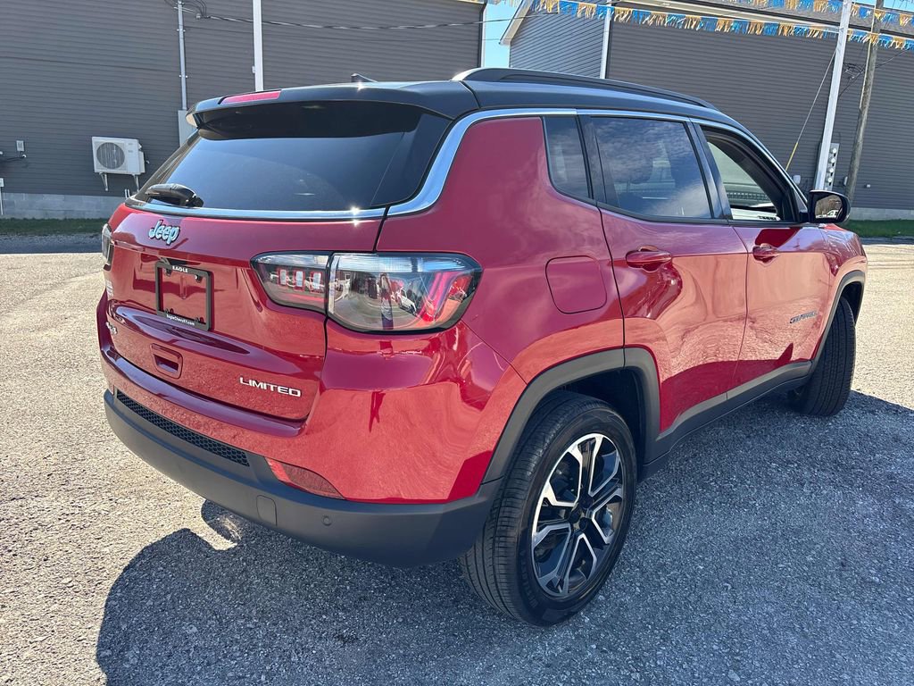 Used 2024 Jeep Compass Limited image 5