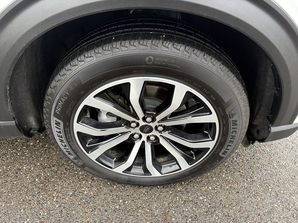 Used 2025 Ford Explorer ST-Line image 15