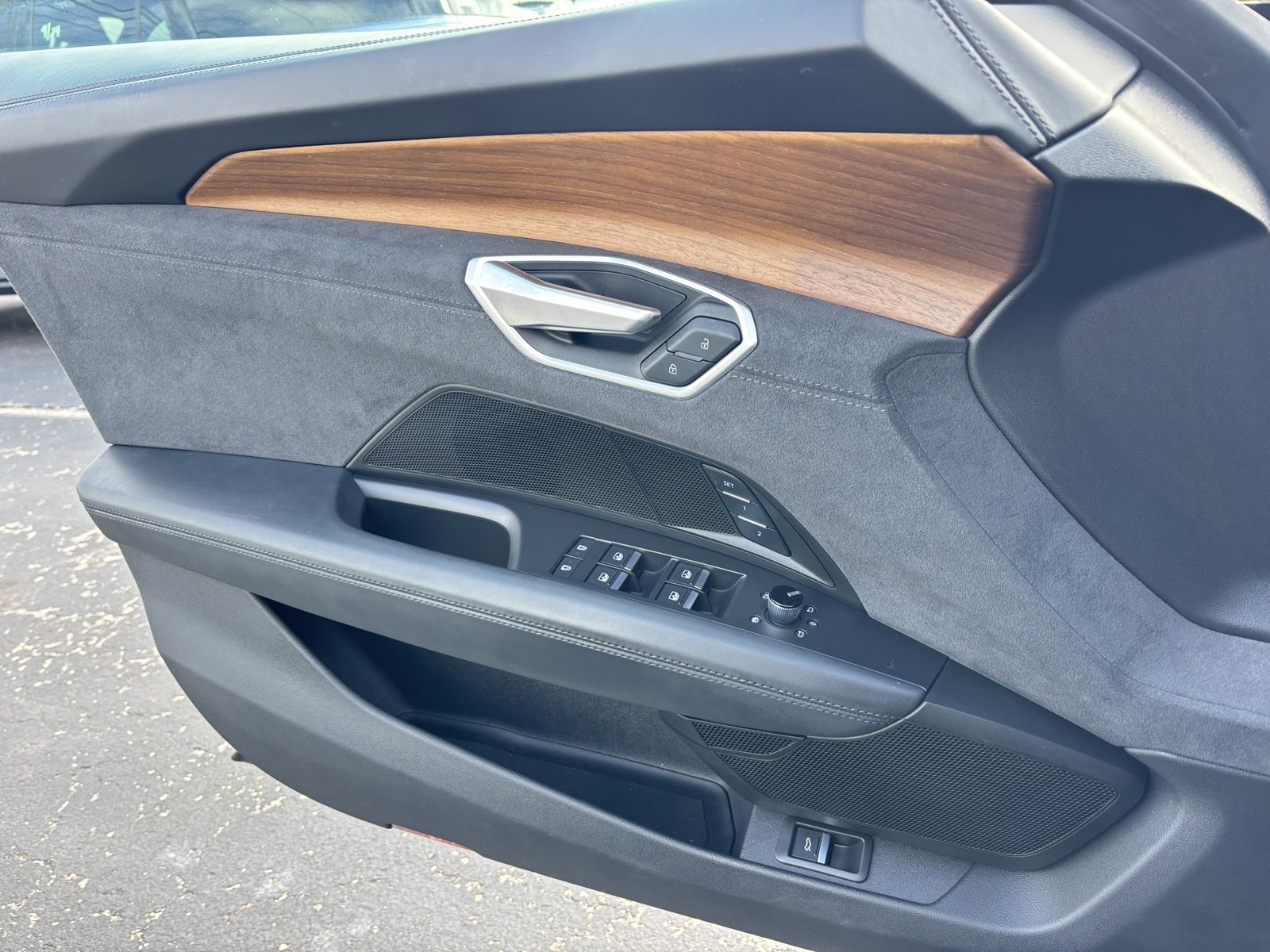 Used 2022 Audi e-tron GT Premium Plus image 16