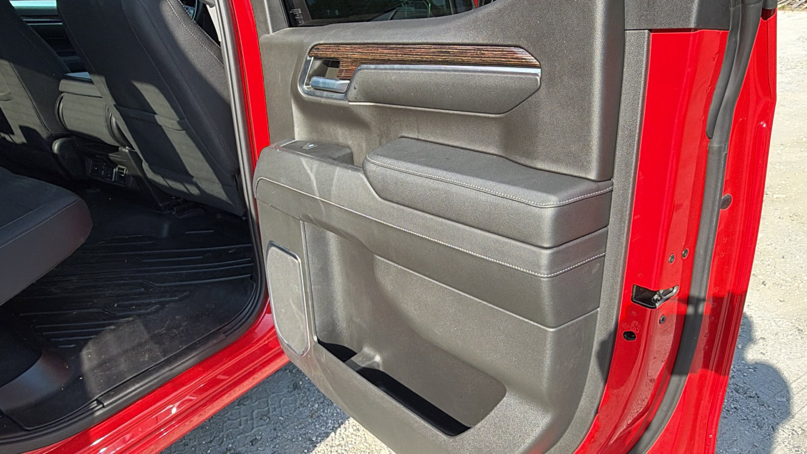 Used 2023 GMC Sierra 1500 SLE AWD/4WD image 24
