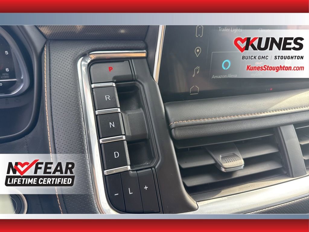 Used 2024 GMC Yukon AT4 AWD/4WD image 32