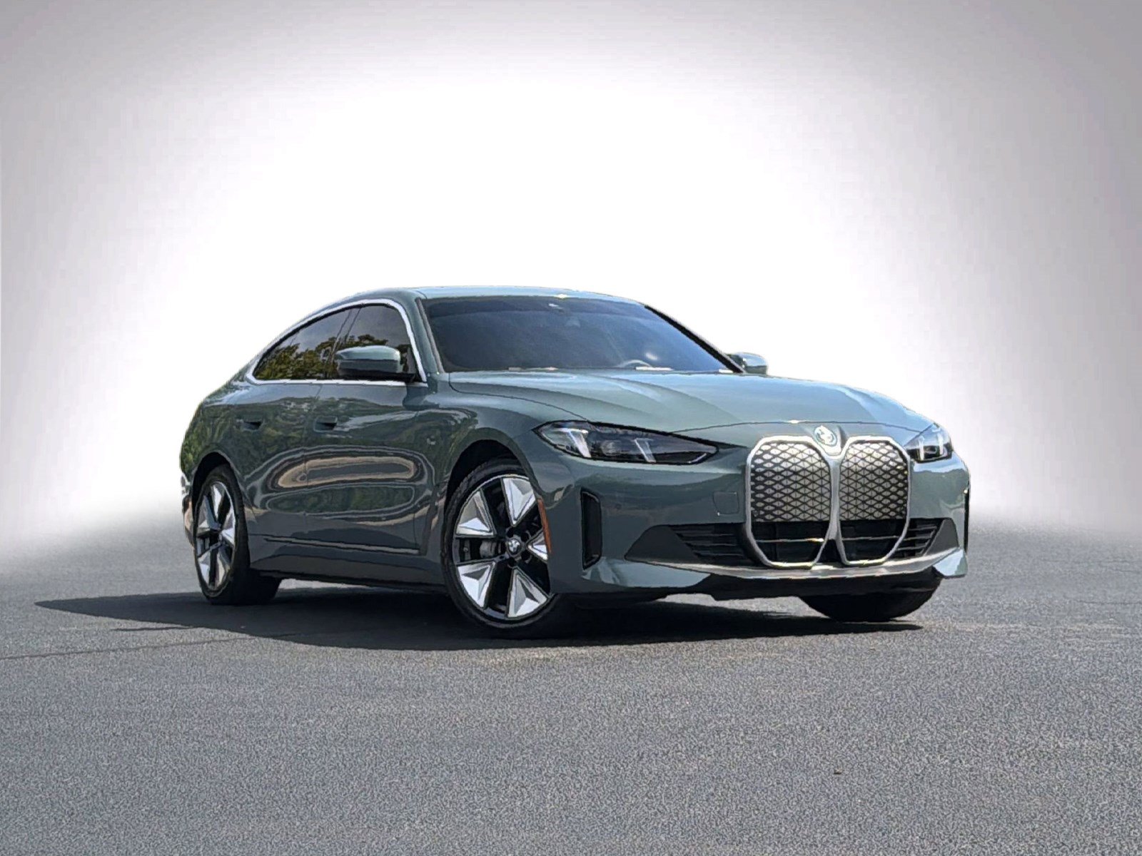Used 2025 BMW i4 eDrive40 RWD video 2