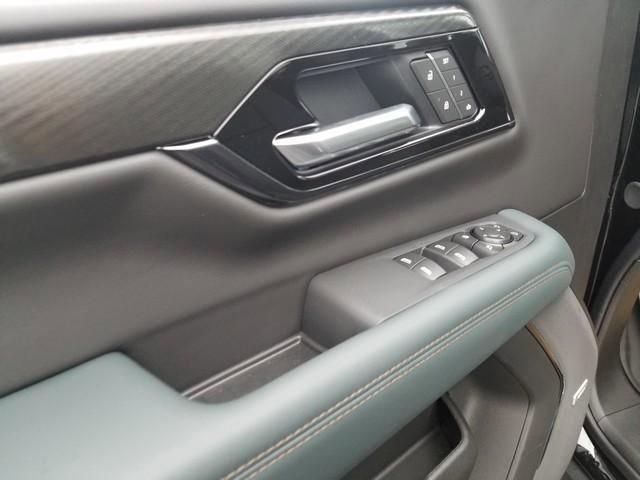 New 2026 GMC Yukon XL AT4 w/ AT4 Premium Plus Package AWD/4WD image 7