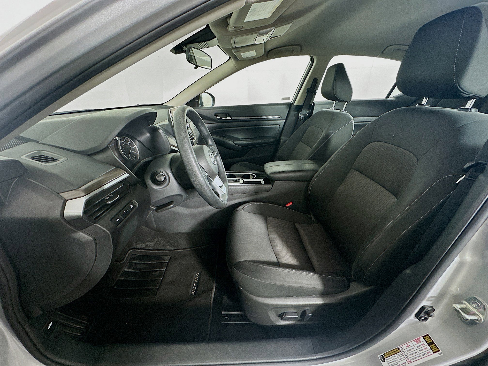 Used 2024 Nissan Altima 2.5 SV image 13