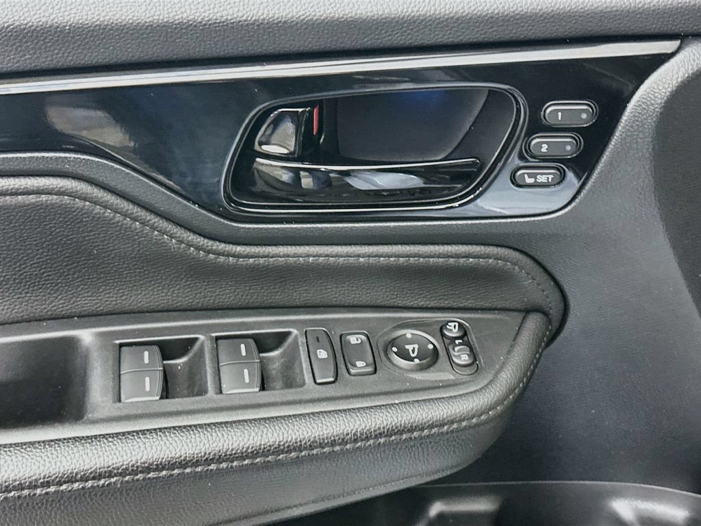 Used 2023 Honda Odyssey Elite image 19