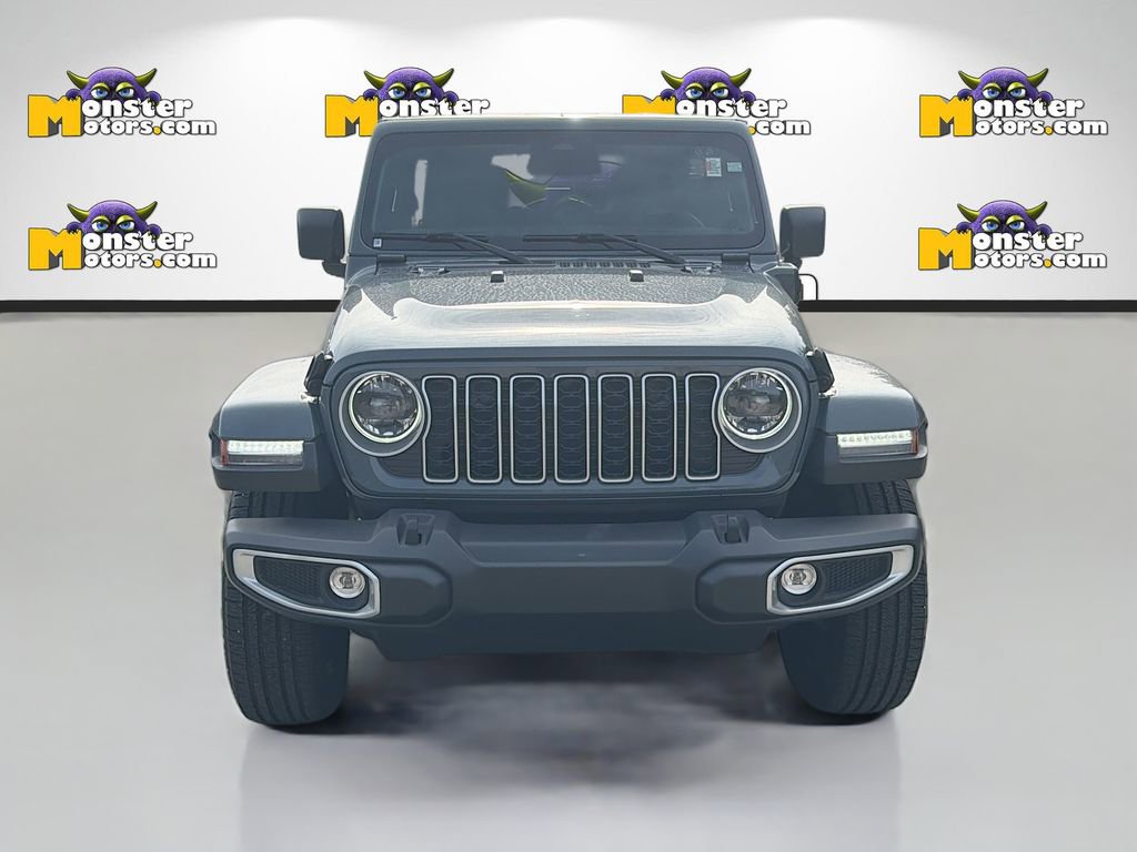 Used 2025 Jeep Wrangler Unlimited Sahara image 2