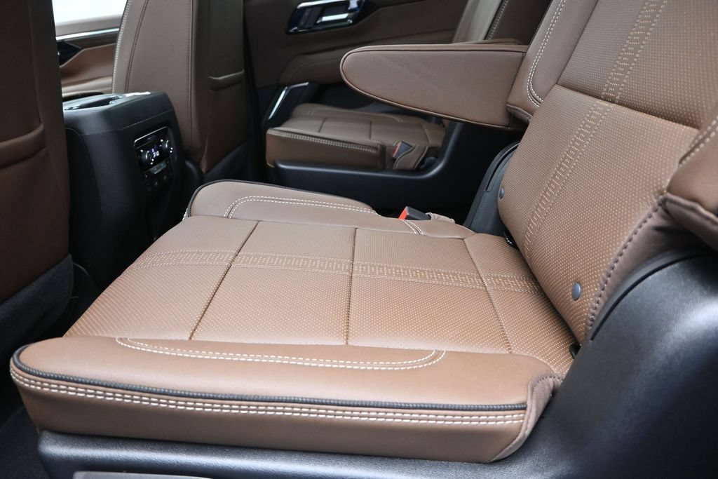 New 2026 Chevrolet Tahoe High Country AWD/4WD image 16