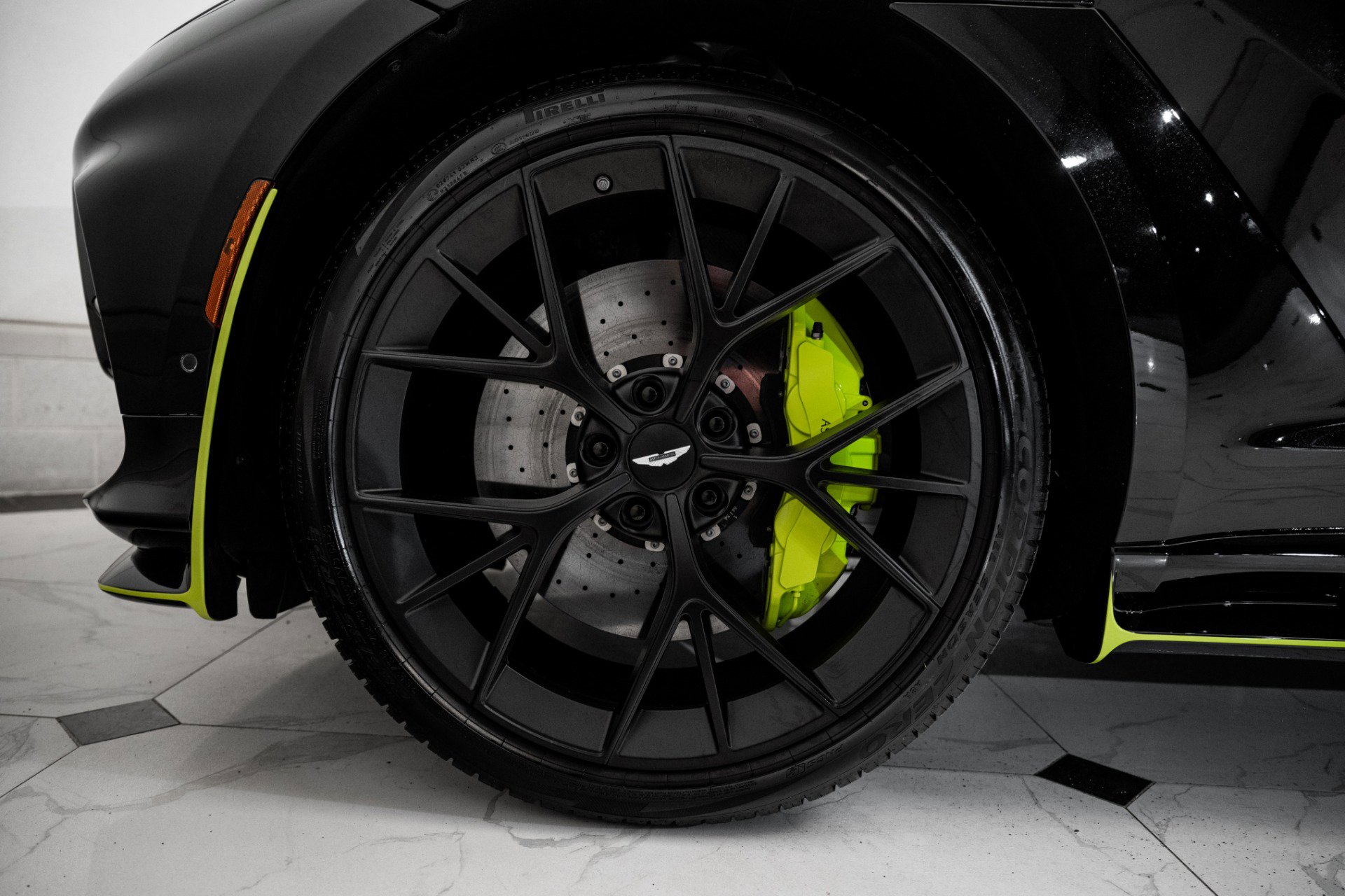 Used 2024 Aston Martin DBX 707 image 4