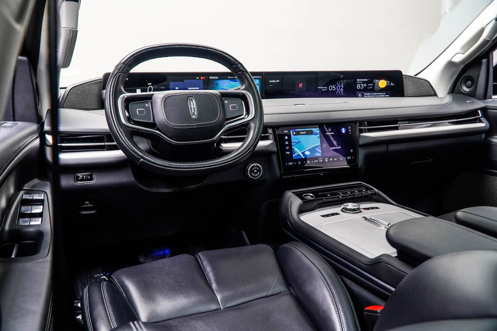 Used 2025 Lincoln Navigator Reserve AWD/4WD image 17