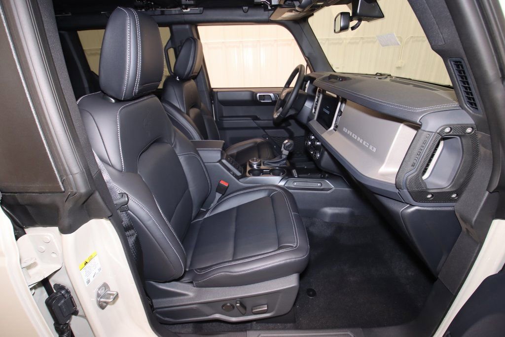 New 2025 Ford Bronco Outer Banks image 14