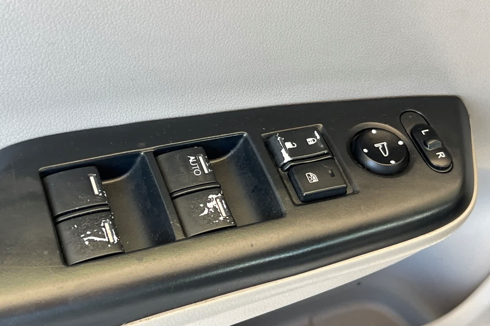 Used 2012 Honda Civic Hybrid Sedan image 13