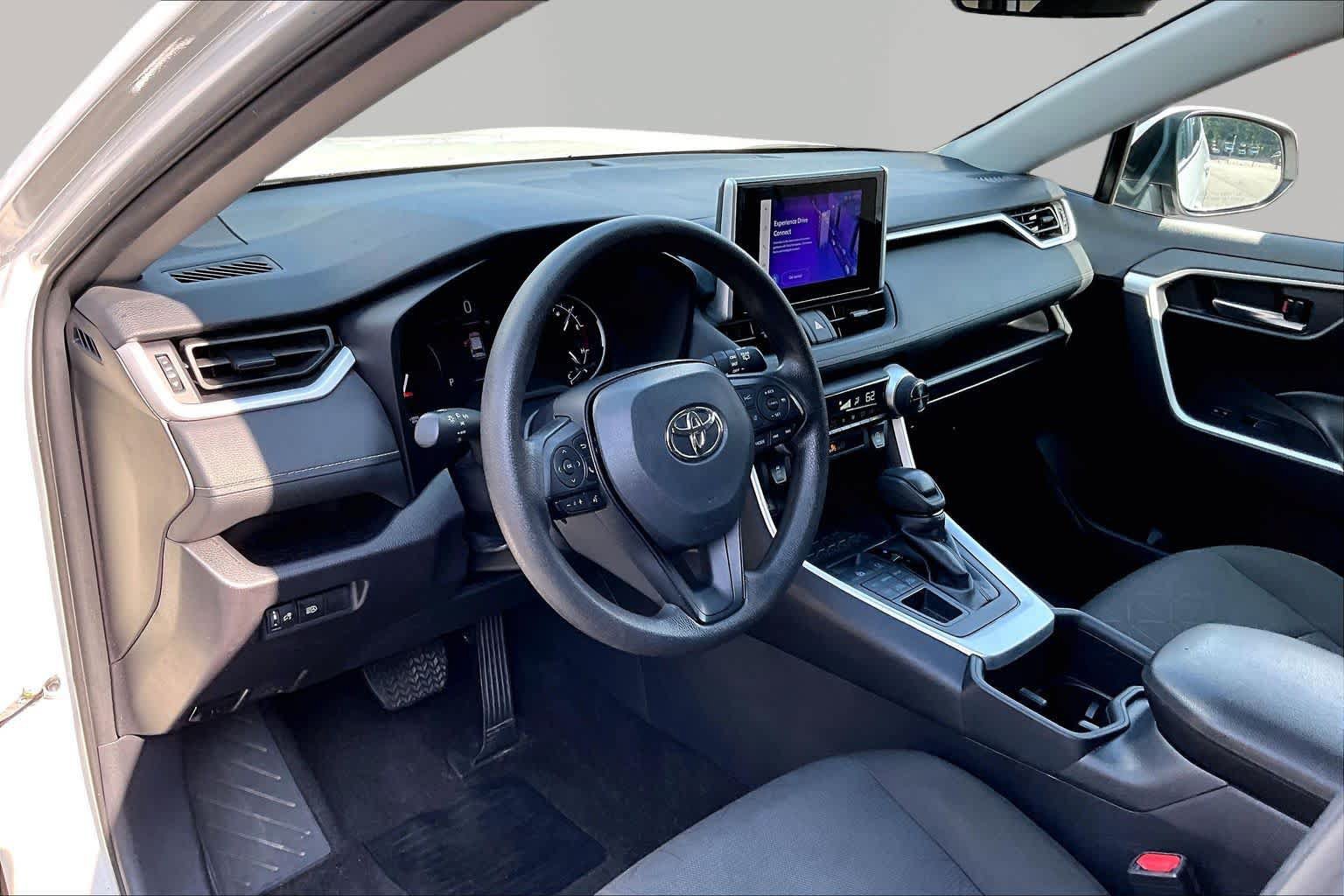 Certified 2025 Toyota RAV4 XLE AWD/4WD image 18