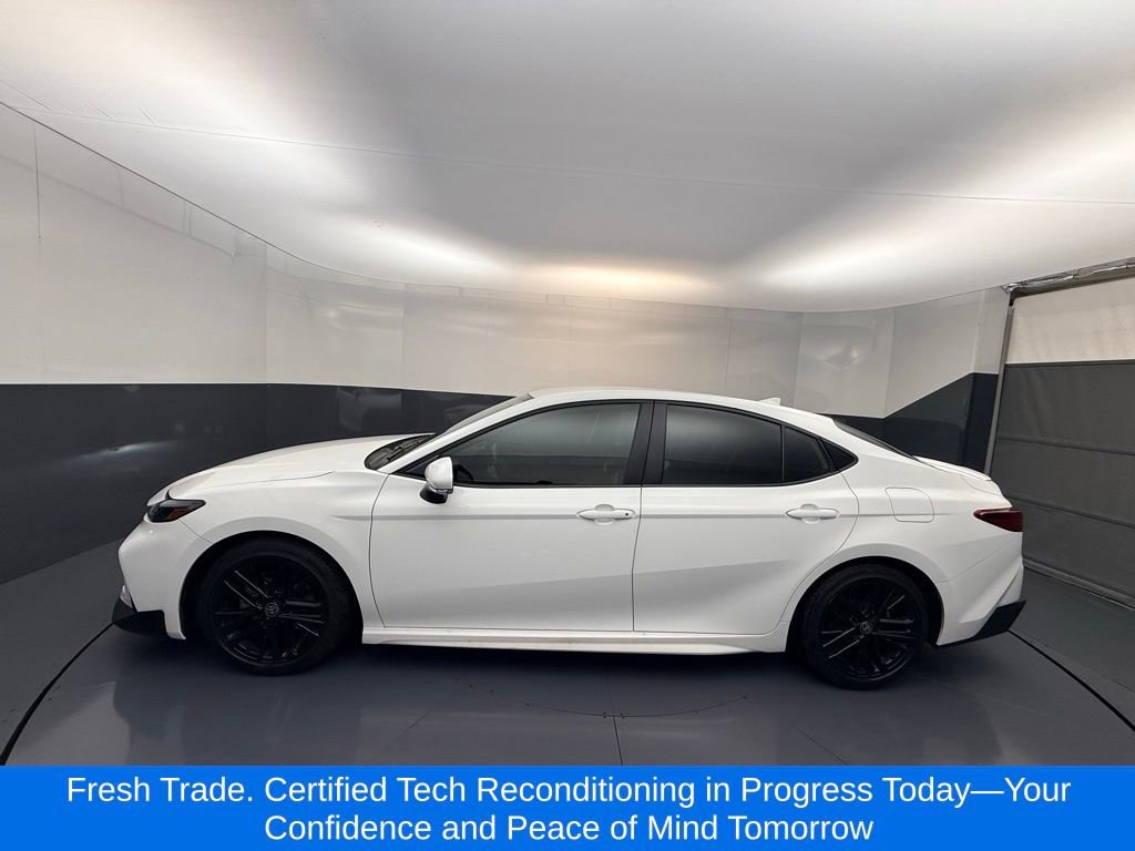 Used 2025 Toyota Camry SE FWD image 2