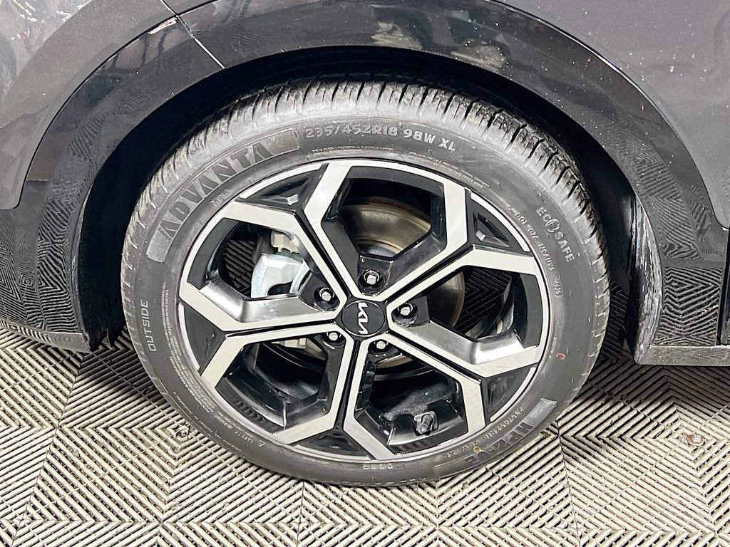 Used 2024 Kia Niro EX Touring FWD image 29