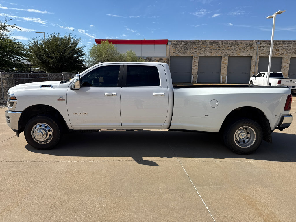 Used 2025 RAM 3500 Laramie AWD/4WD image 5