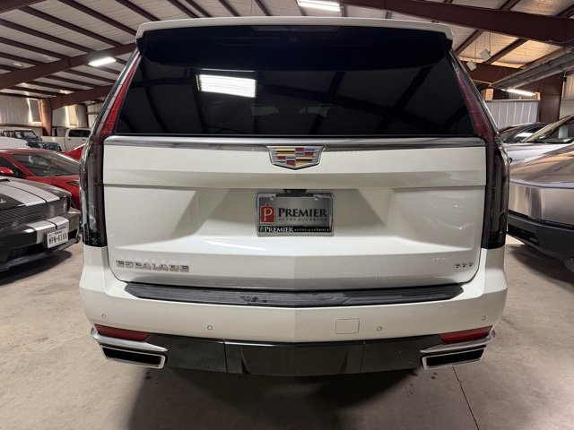 Used 2022 Cadillac Escalade Premium Luxury image 7