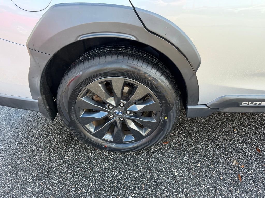 Used 2023 Subaru Outback Onyx Edition image 5