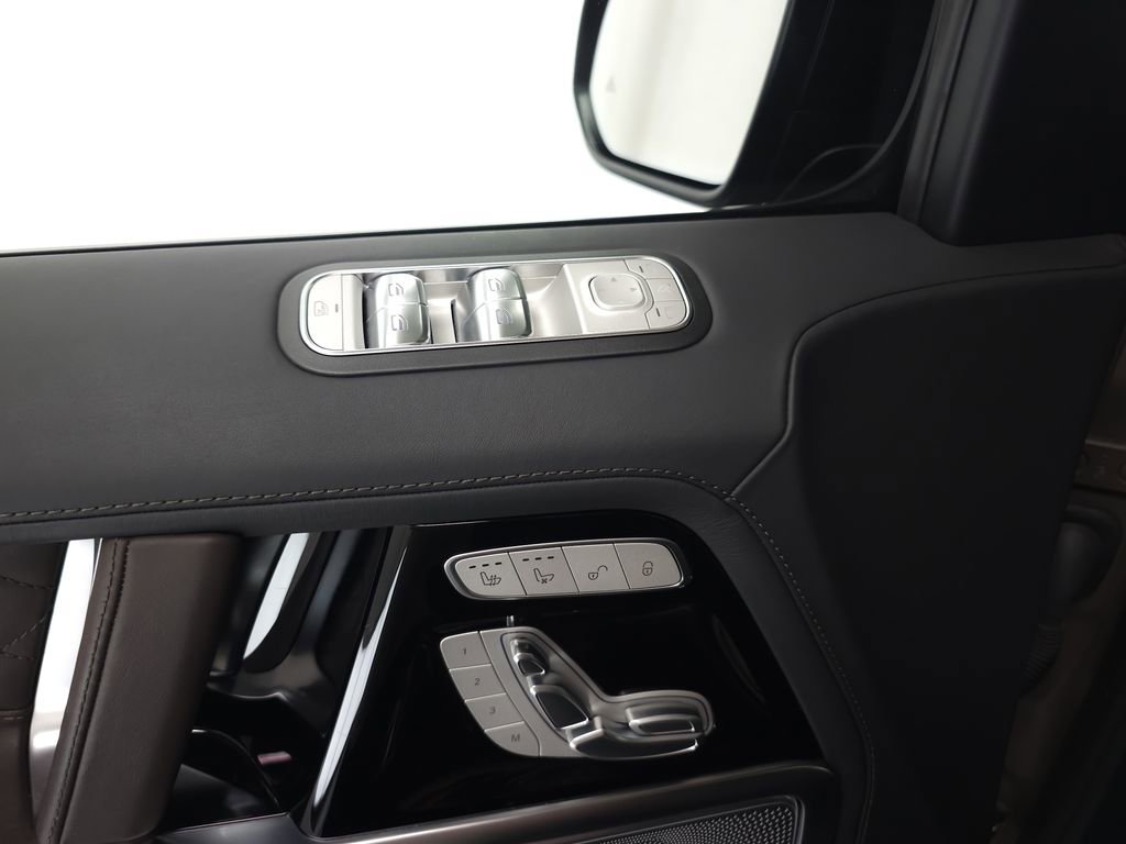 Certified 2025 Mercedes-Benz G 580 w/ EQ Technology image 6