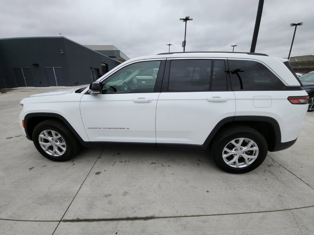 Used 2024 Jeep Grand Cherokee Limited image 8