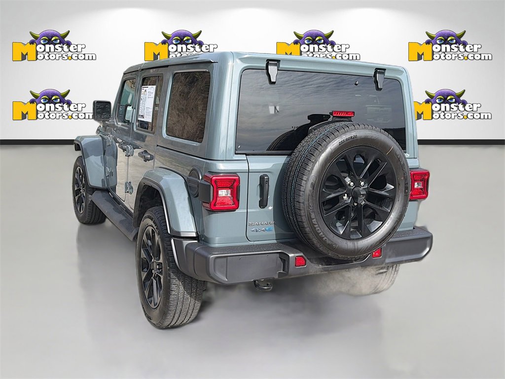 Used 2025 Jeep Wrangler Unlimited Sahara image 7