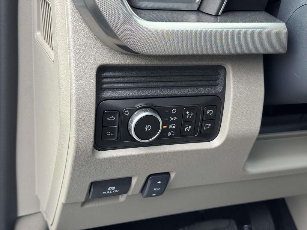 New 2026 Ford F350 Platinum w/ Platinum Plus Package AWD/4WD image 19