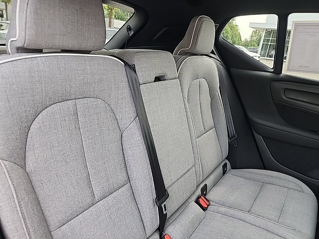 Used 2023 Volvo XC40 Recharge Ultimate w/ Protection Package Premier AWD/4WD image 18