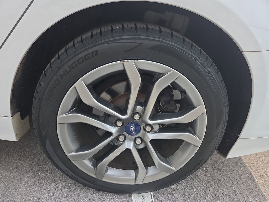 Used 2017 Ford Fusion SE w/ Equipment Group 201A image 9