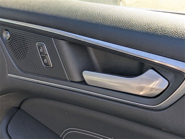 Used 2023 Ford Edge Titanium image 32