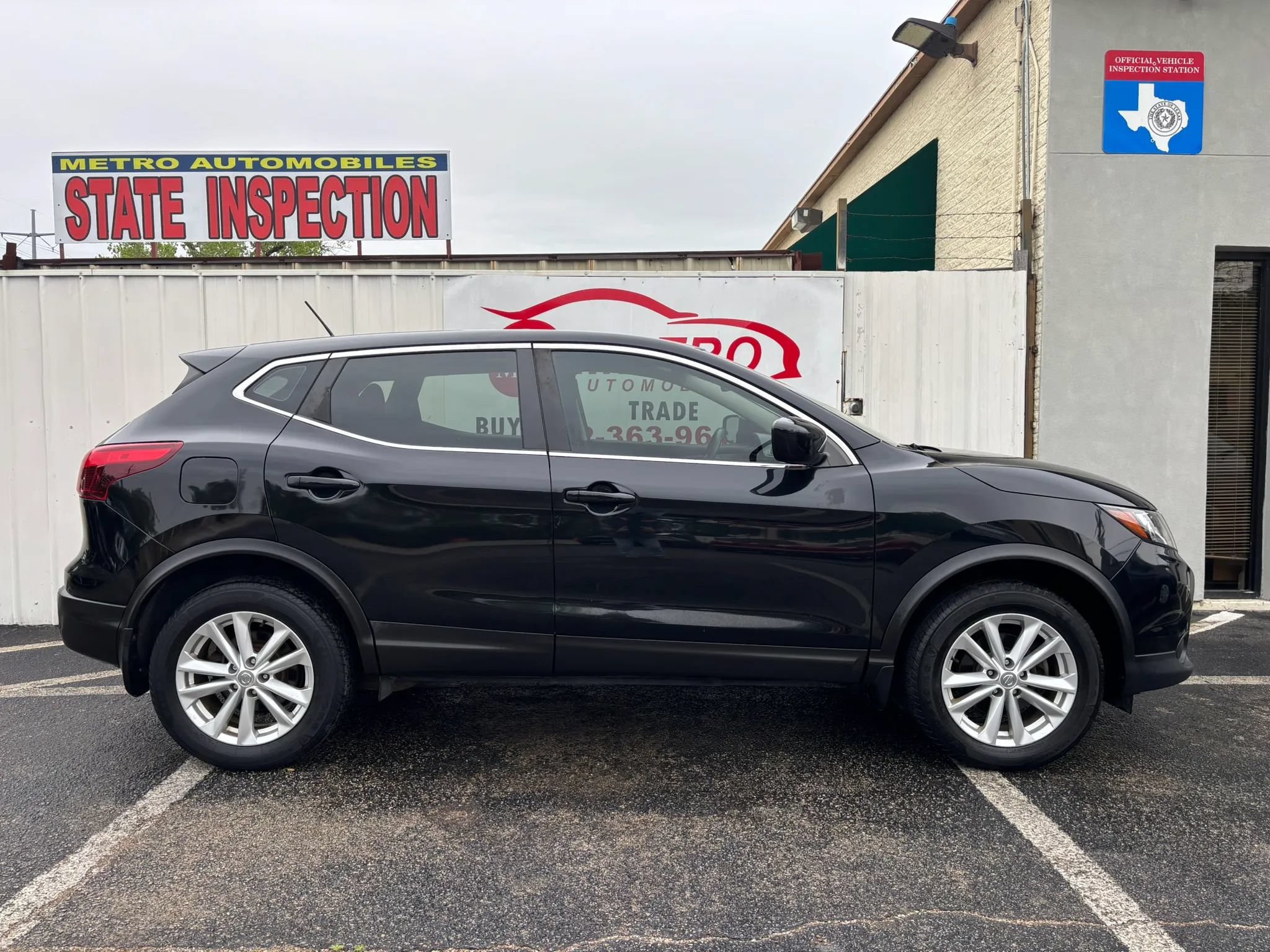 Used 2017 Nissan Rogue Sport S w/ S Appearance Package FWD image 6