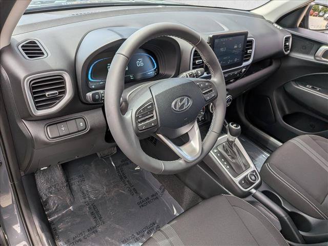 New 2026 Hyundai Venue SEL FWD image 3