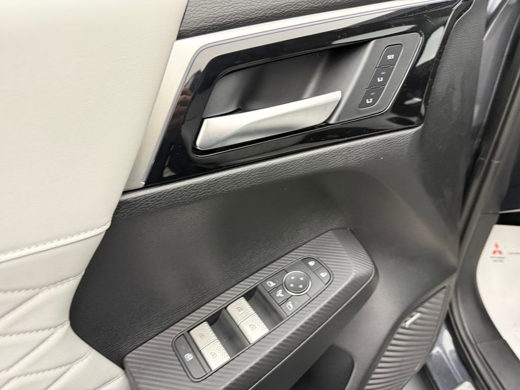 New 2026 Mitsubishi Outlander SEL AWD/4WD image 14