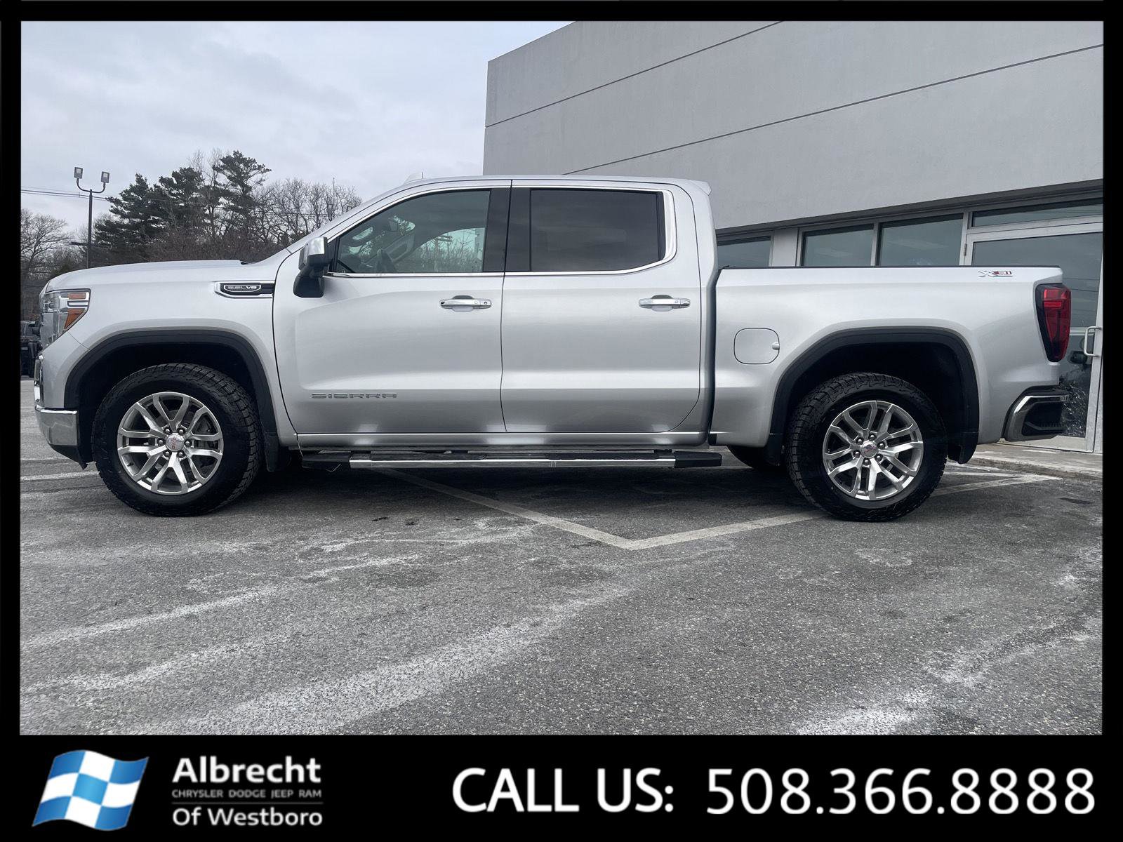 Used 2021 GMC Sierra 1500 SLT image 2