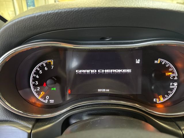 Used 2020 Jeep Grand Cherokee Laredo AWD/4WD image 18