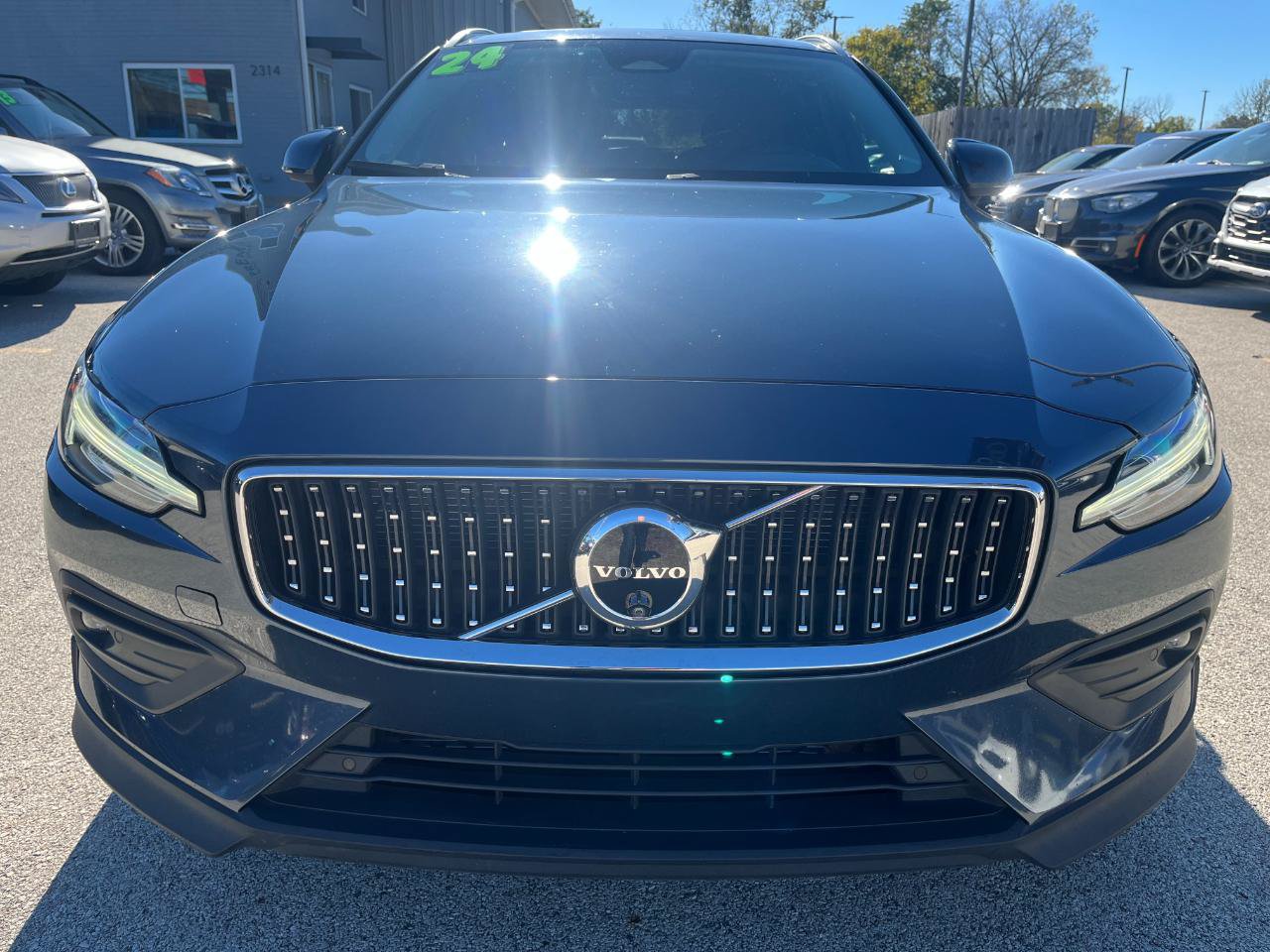 Used 2024 Volvo V60 B5 Cross Country Plus AWD/4WD image 9