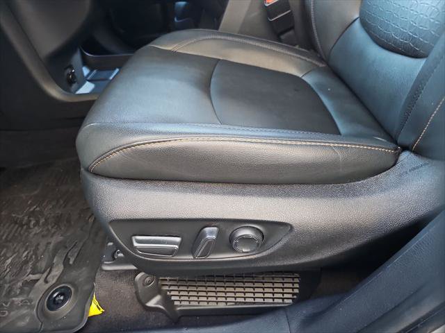 Certified 2025 Toyota Sienna XLE Woodland Edition AWD/4WD image 17