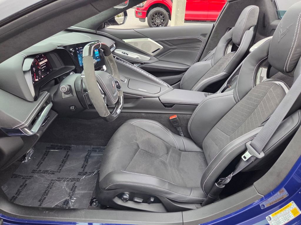 Used 2025 Chevrolet Corvette Z06 image 4
